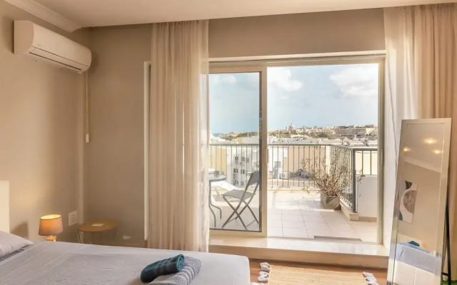 Modern and Comfortable Apart Savoy Garden