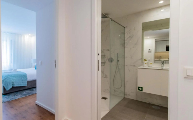 Stunning Apartment w/ Free Parking by LovelyStay