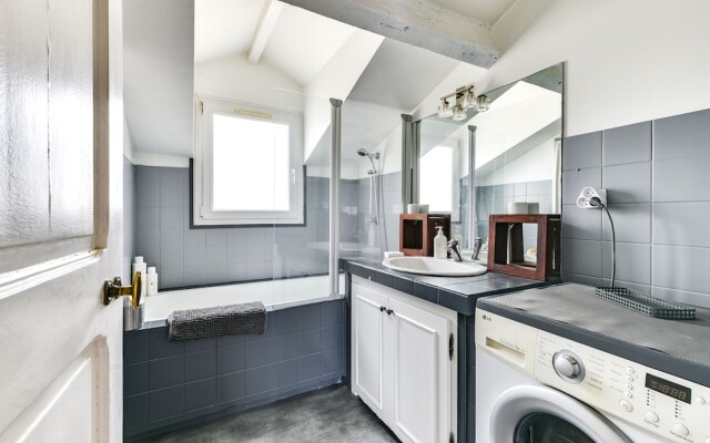 Apartment in Cannes for four & Business