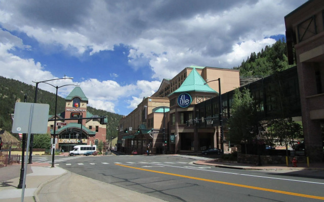 Horseshoe Black Hawk - A Caesars Rewards Destination