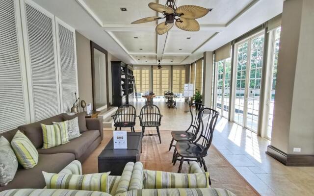 Autumm HuaHin B205 PoolView by BookingHuaHin