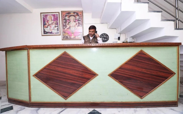 Travellers Homes By OYO Rooms