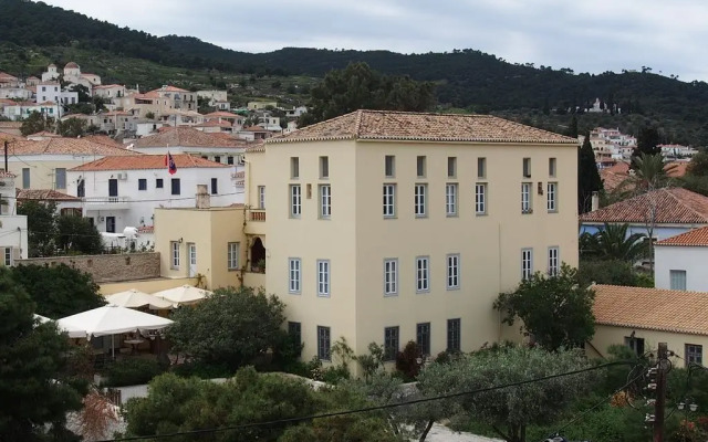 Star Hotel