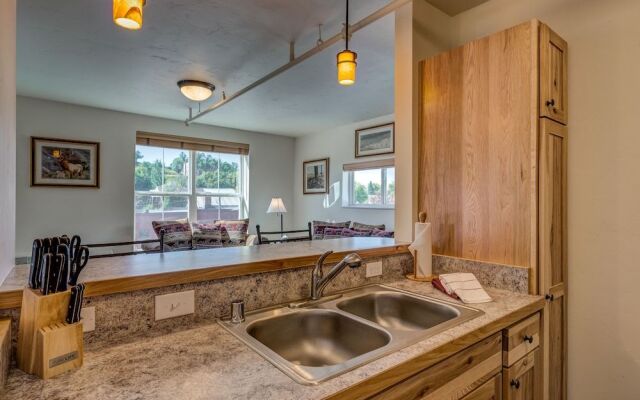 HiWay 40 Grill and Lodge