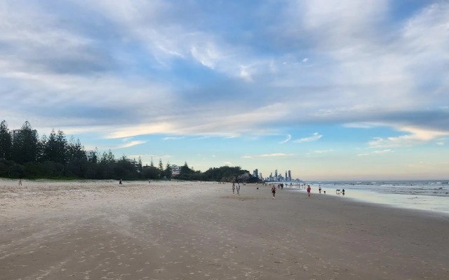 Burleigh Surf Apartments