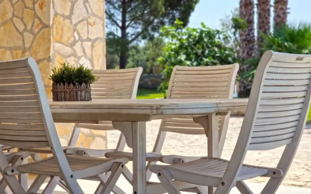 Villa With Swimming Pool Sleeps 8 Three Bedrooms