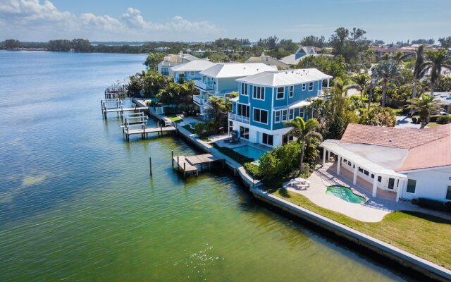 Bayfront Paradise