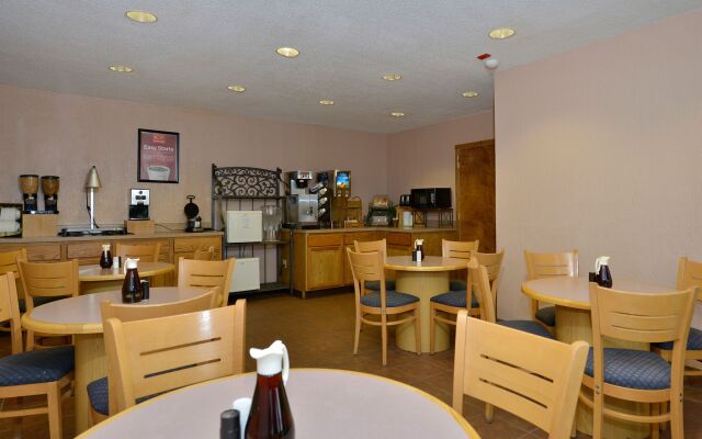 Econo Lodge I-44 - Exit 80