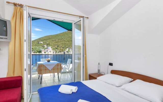 Apartment Rubin Hvar/Pokrivenik 10504