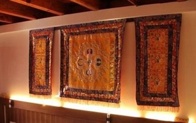 Lijiang Naluwan Inn