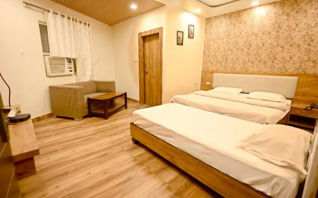OYO 17284 Hotel Vrindavan Palace