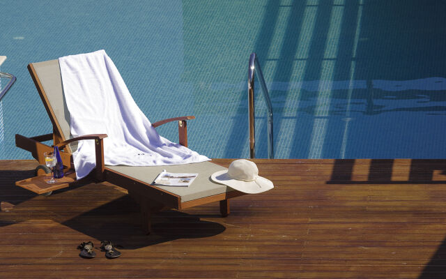 12 Months Luxury Resort