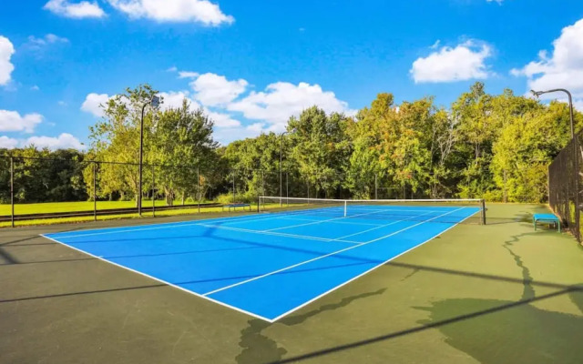 Enchanted At 7 Dwarfs Lane