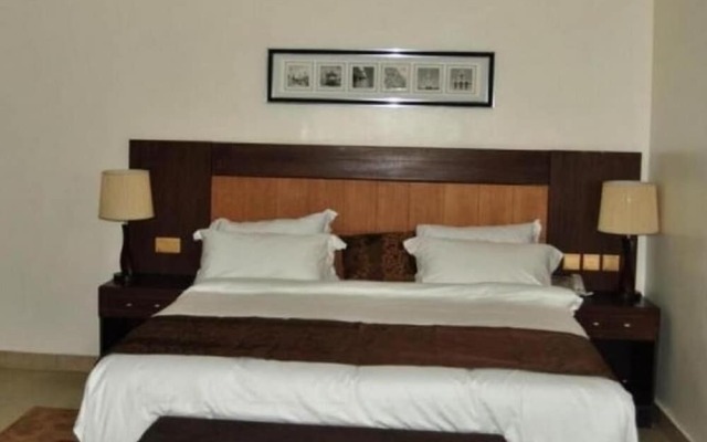 De Brass Suites Hotel