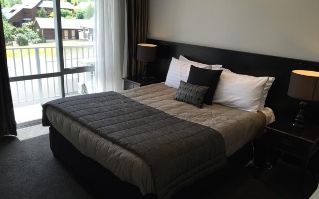 Clear Ridge Apartments