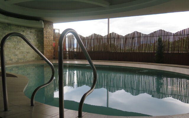 The Pinnacle Hotel and Suites