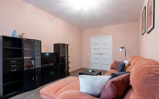 Пять Звёзд на улице Батурина 38