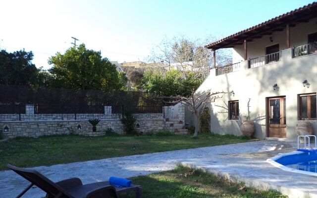 Rural Spacious Villa with Pool at Central Crete