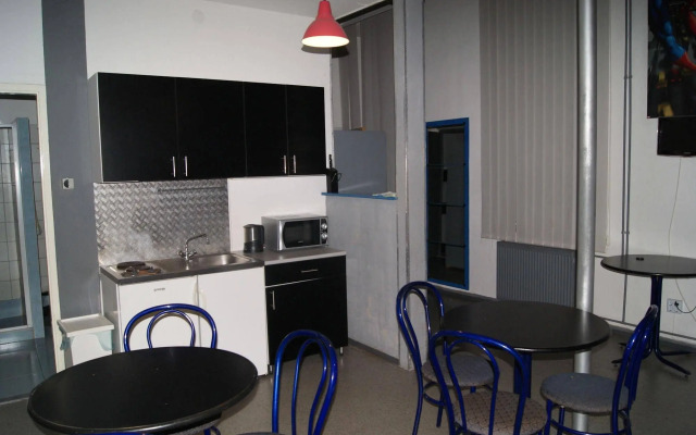 Happy Hostel