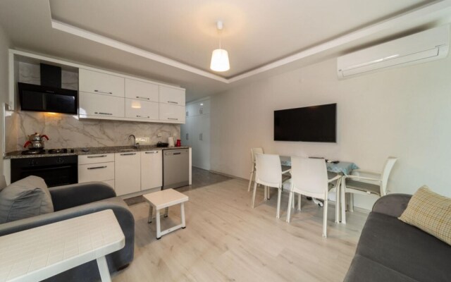 Flat With Shared Pool and Balcony in Konyaaltii