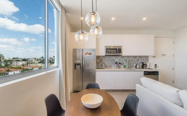 VHC Luxury Apartments 538-203