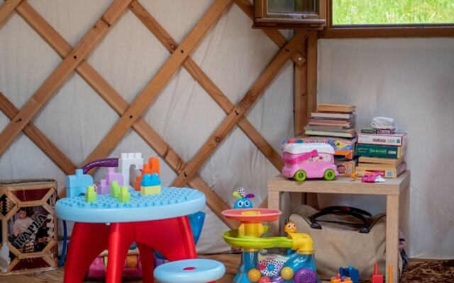 Yourtissimo - La Maison Rouge