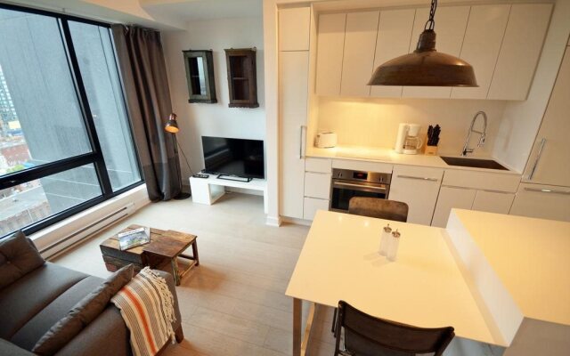 Tour Des Canadien Luxury Sky Condos