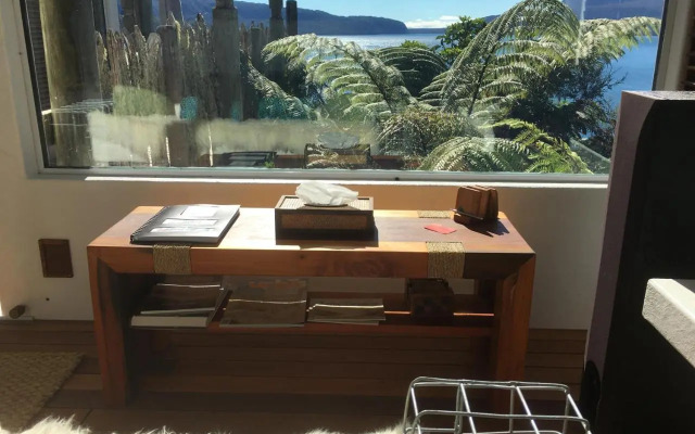 te Whare -Lake Tarawera tree-top nest