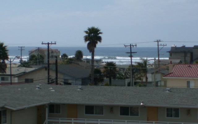 346 Ocean View 2 Bedroom Townhouse by RedAwning