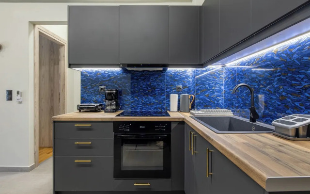 Cesily 2-Bedroom Apartment in Athens
