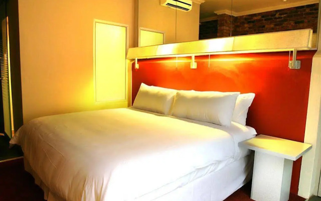 The Aviator OR Tambo