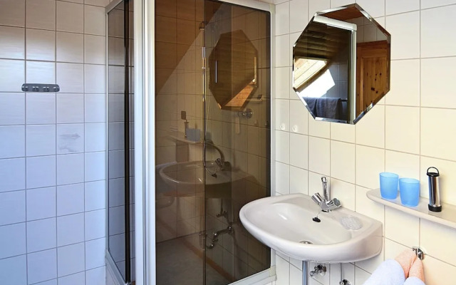 Quaint Apartment With Balcony, Garden, Bbq, Bicycles