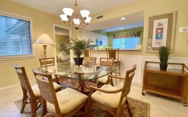 Richmond Park Three-bedroom Apartment 15-C