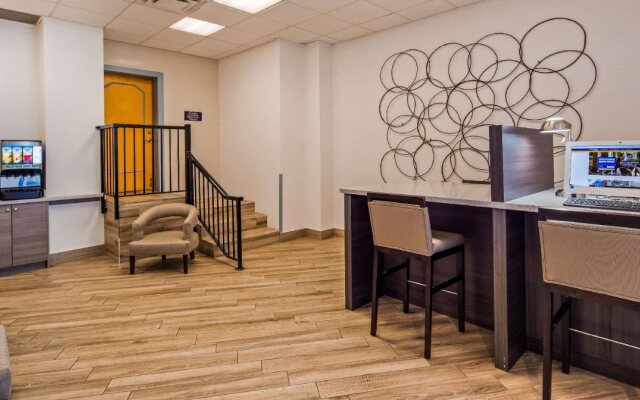 Best Western Plus Uptown Hotel