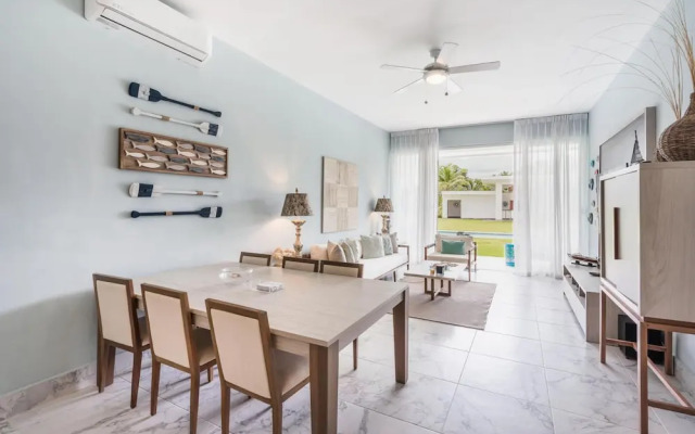 Two-bedroom apt With Pool View bbq in Lake View