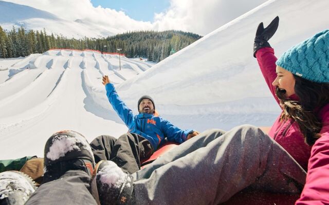 Perfect Mountain Retreat/3br -fireplace, Kids Ski Free 3 Bedroom Condo by RedAwning