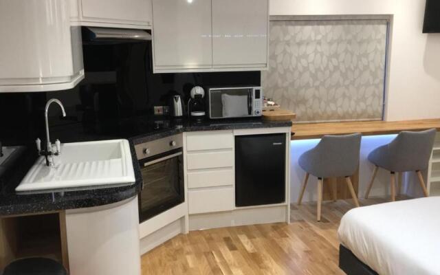 RIOSHOUSE Henley