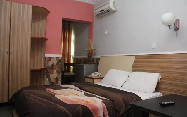 Vicmike Villa