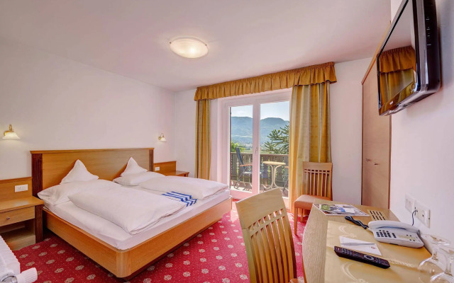 Ruster Resort