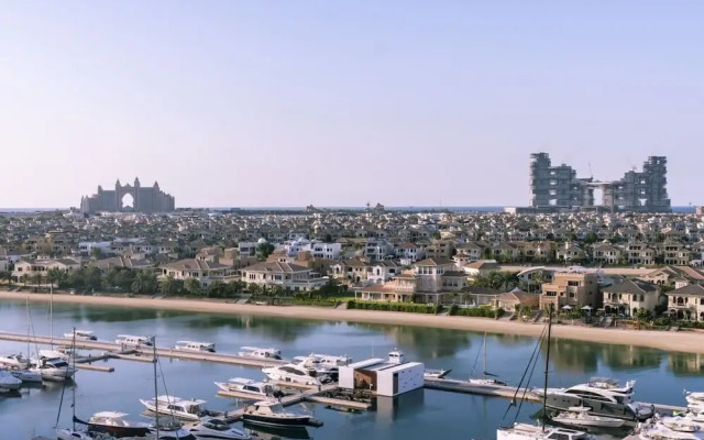 Breathtaking Views, Relaxing Apt @ The Palm