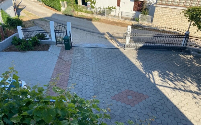 Tea - Parking and Grill, 100 m From sea - A4