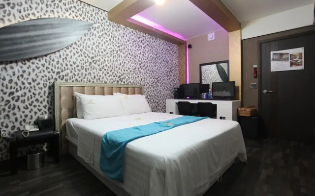 Regency Motel