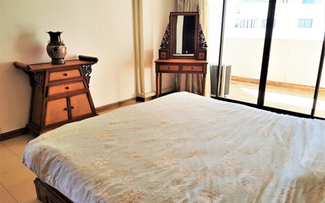 Fantastic 2 bed With Huge Balcony & sea Views