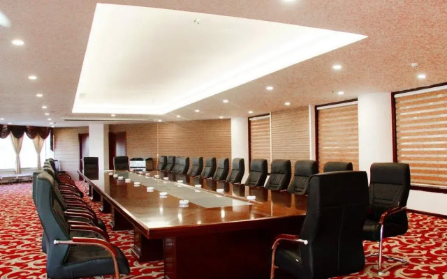 Zhongwei Grand Hotel