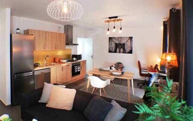 Businest Gosselies-charleroi Airport - 1-bedroom Apartment