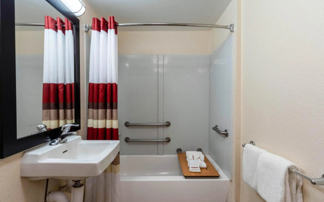 Red Roof Inn PLUS+ El Paso East