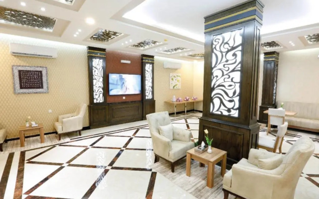 Four Seasons Suites