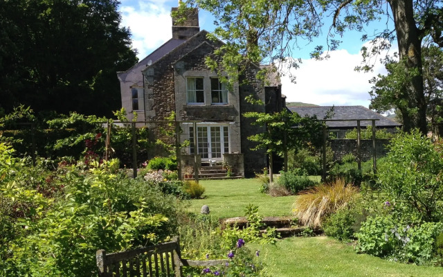 Ingram House Bed & Breakfast