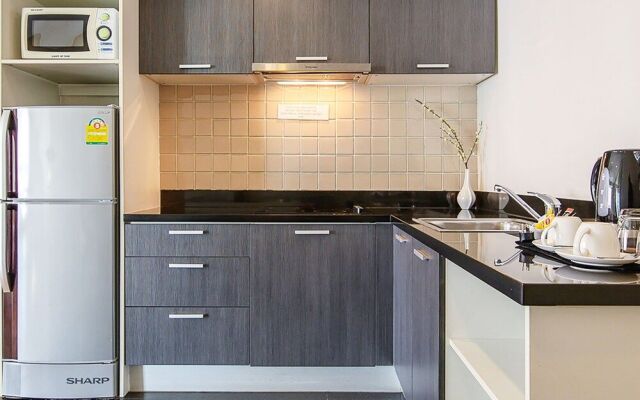 Clover Haus Sukhumvit 33 By Favstay