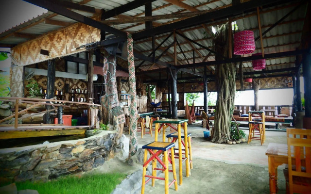 Lanta Topview Resort Sunset Bar and Restaurant